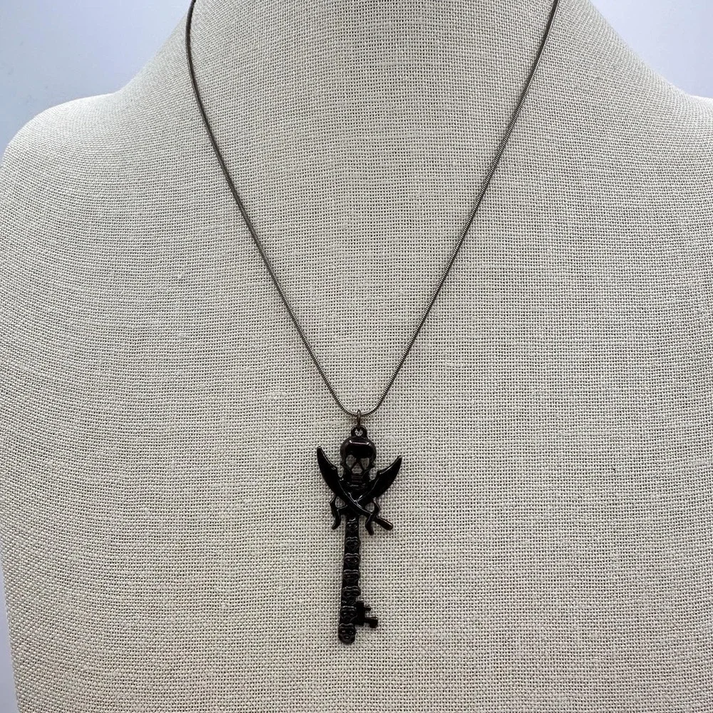 Vintage Y2K Silver Tone Snake Chain Pirate Skull Key Pendant‎ Necklace Jewelry